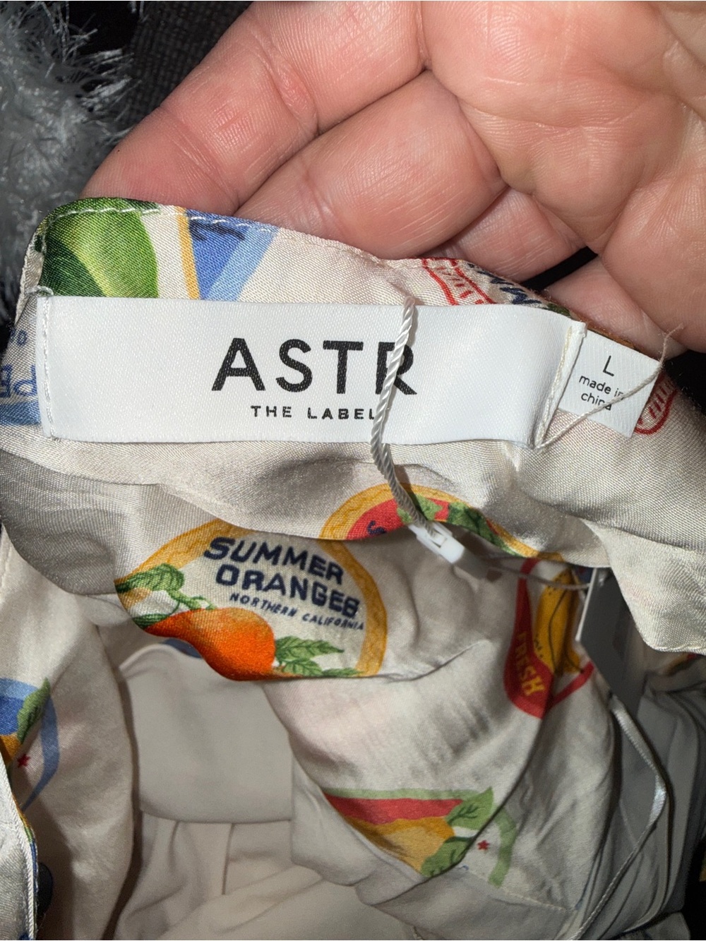 π ASTR The Label Fruit Print Satin Maxi Dress β NWT β Size Large πππ - Picture 7 of 8